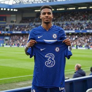 Chelsea hoàn tất thương vụ Barco: Liều thuốc thử cho triều đại Xabi Alonso